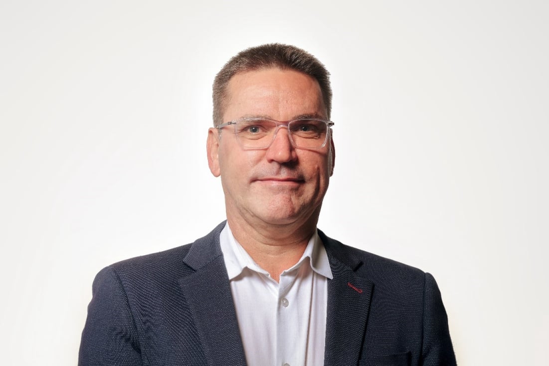 Prof Robert van Zyl